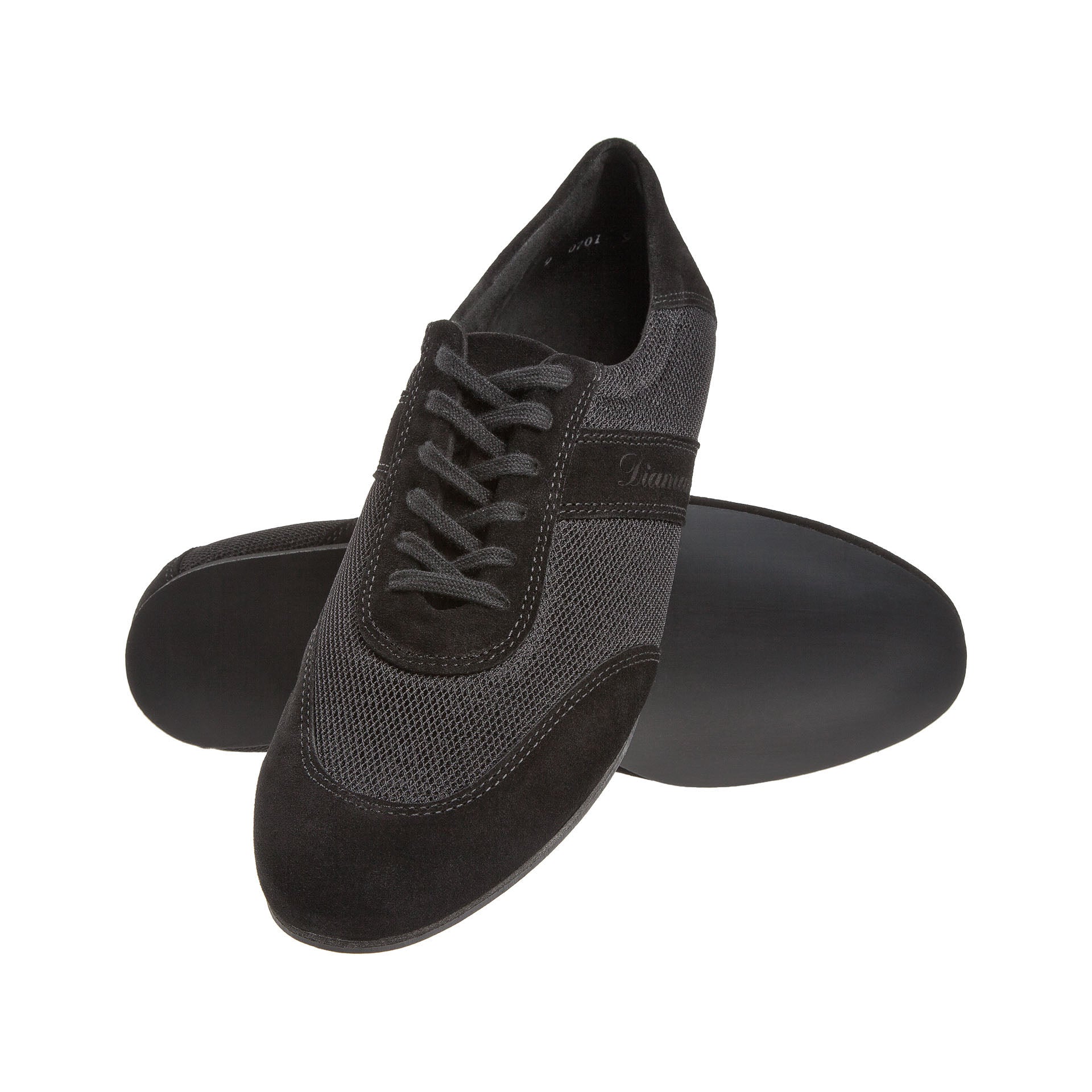 Diamant 192 Tanzsneaker in Schwarz mit strukturierten Seiten, Schnürsenkeln und Vario Spin Sohle auf weißem Hintergrund.